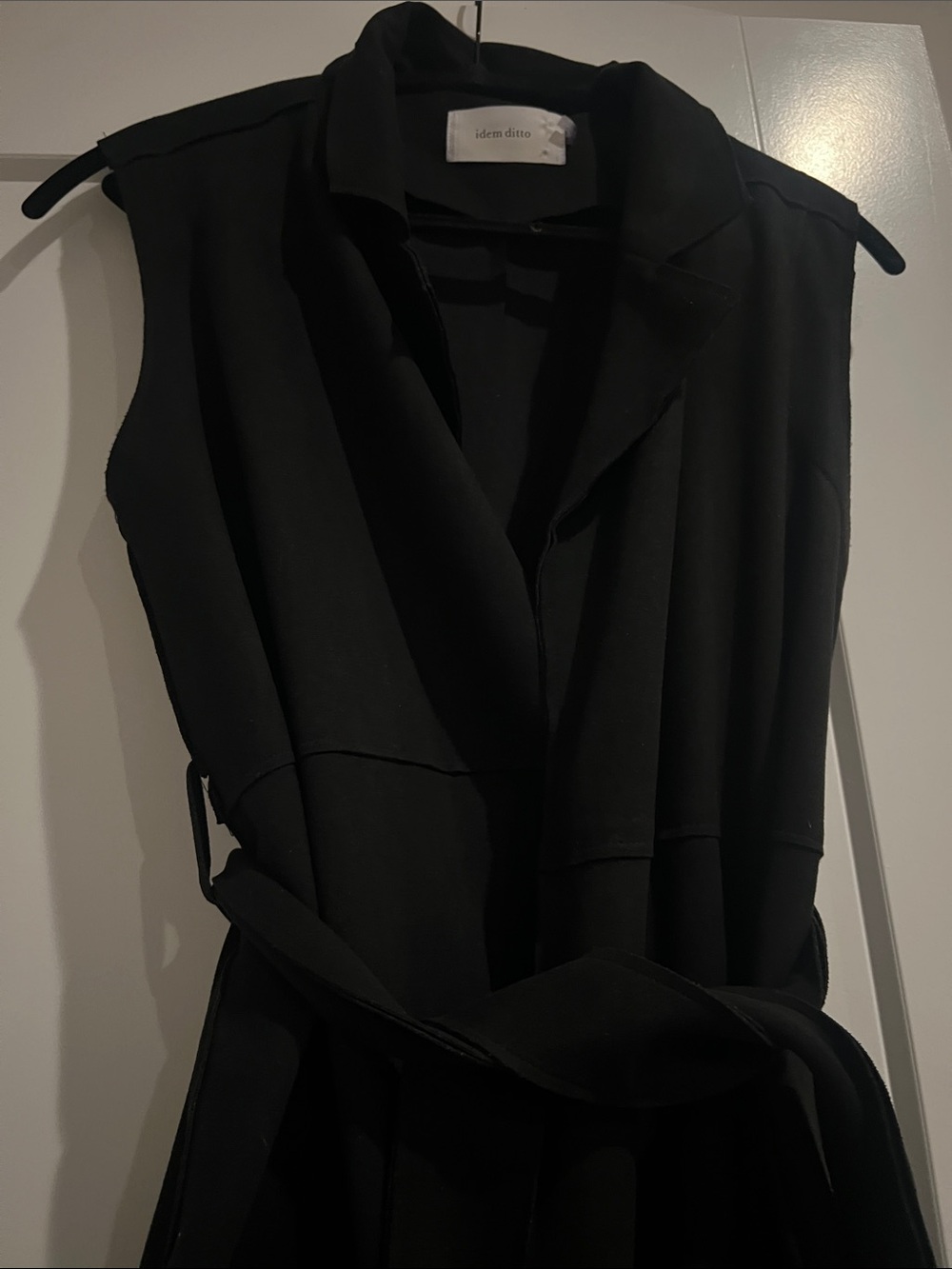 Sleeveless Black Belted Trench Vest - Picture 3 of 5